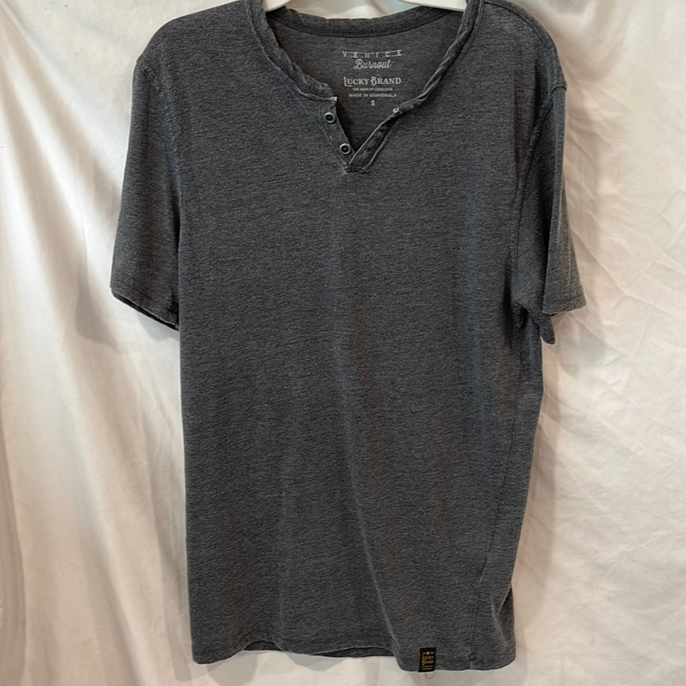Lucky brand mens size small t shirt. Super soft. Never worn